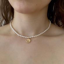 Load image into Gallery viewer, DAISY CHOKER
